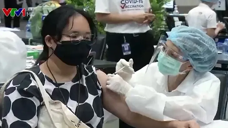 Tiêm kết hợp hai loại vaccine được nhiều nước triển khai - Ảnh 2. Tiêm kết hợp hai loại vaccine được nhiều nước triển khai - Ảnh 2.