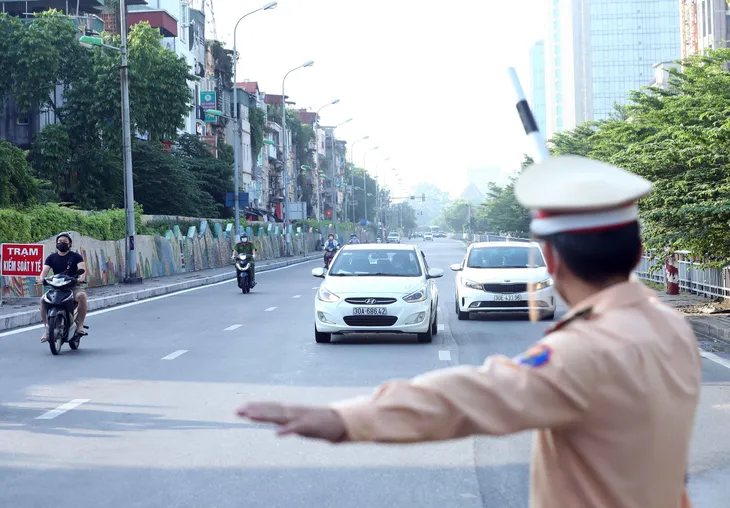 Phó Bí thư Thành ủy Hà Nội: Thành phố không thể giãn cách, phong tỏa mãi - Ảnh 2. Phó Bí thư Thành ủy Hà Nội: Thành phố không thể giãn cách, phong tỏa mãi - Ảnh 2.