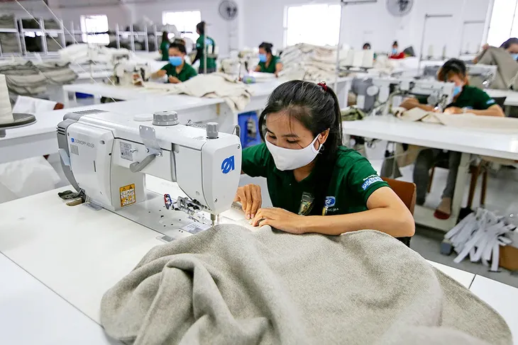Thủ tướng ký quyết định hỗ trợ doanh nghiệp, HTX, hộ kinh doanh - Ảnh 1. Thủ tướng ký quyết định hỗ trợ doanh nghiệp, HTX, hộ kinh doanh - Ảnh 1.
