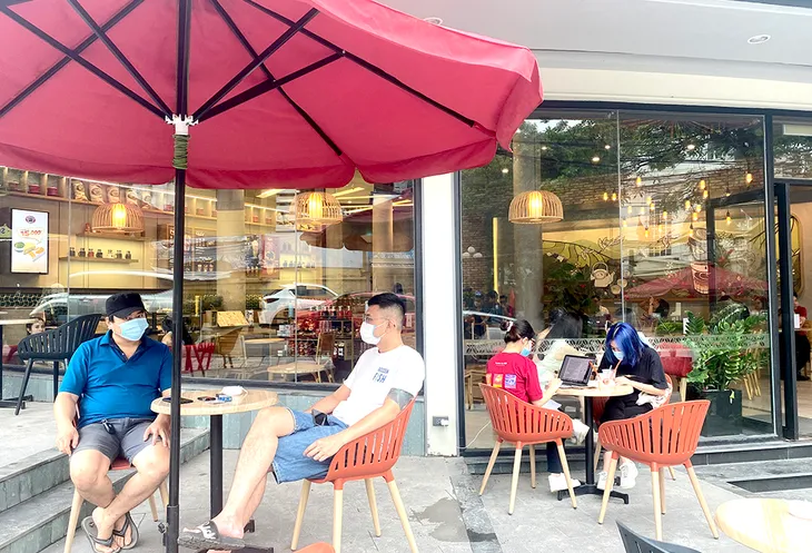 Lào Cai, Phú Thọ, Lâm Đồng cho phép mở lại dịch vụ cắt tóc, làm đẹp, nhà hàng ăn uống - Ảnh 2. Lào Cai, Phú Thọ, Lâm Đồng cho phép mở lại dịch vụ cắt tóc, làm đẹp, nhà hàng ăn uống - Ảnh 2.