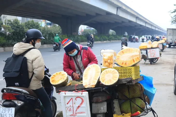 Ùn tắc cửa khẩu, mít, sầu riêng... đổ bộ đường phố Hà Nội - Ảnh 5. Ùn tắc cửa khẩu, mít, sầu riêng... đổ bộ đường phố Hà Nội - Ảnh 5.
