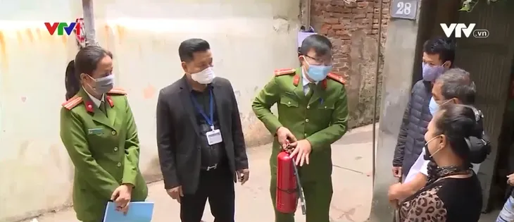 Cần bố trí lối thoát nạn cho nhà ở riêng lẻ tại Hà Nội - Ảnh 1. Cần bố trí lối thoát nạn cho nhà ở riêng lẻ tại Hà Nội - Ảnh 1.