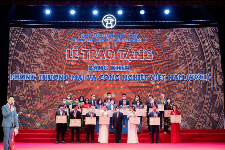 Công ty Phúc Nguyễn - Thương hiệu WATAPY doanh nghiệp có thành tích xuất sắc năm 2021 - Ảnh 1. Công ty Phúc Nguyễn - Thương hiệu WATAPY doanh nghiệp có thành tích xuất sắc năm 2021 - Ảnh 1.