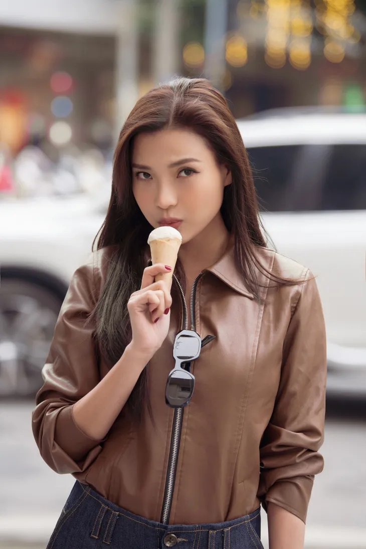 Thúy Diễm khoe dáng giữa trời đông Hà Nội - Ảnh 6. Thúy Diễm khoe dáng giữa trời đông Hà Nội - Ảnh 6.