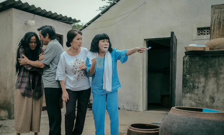 Việt Hương hóa bà chị lỡ thì trong Nhà không bán - Ảnh 1. Việt Hương hóa bà chị lỡ thì trong Nhà không bán - Ảnh 1.