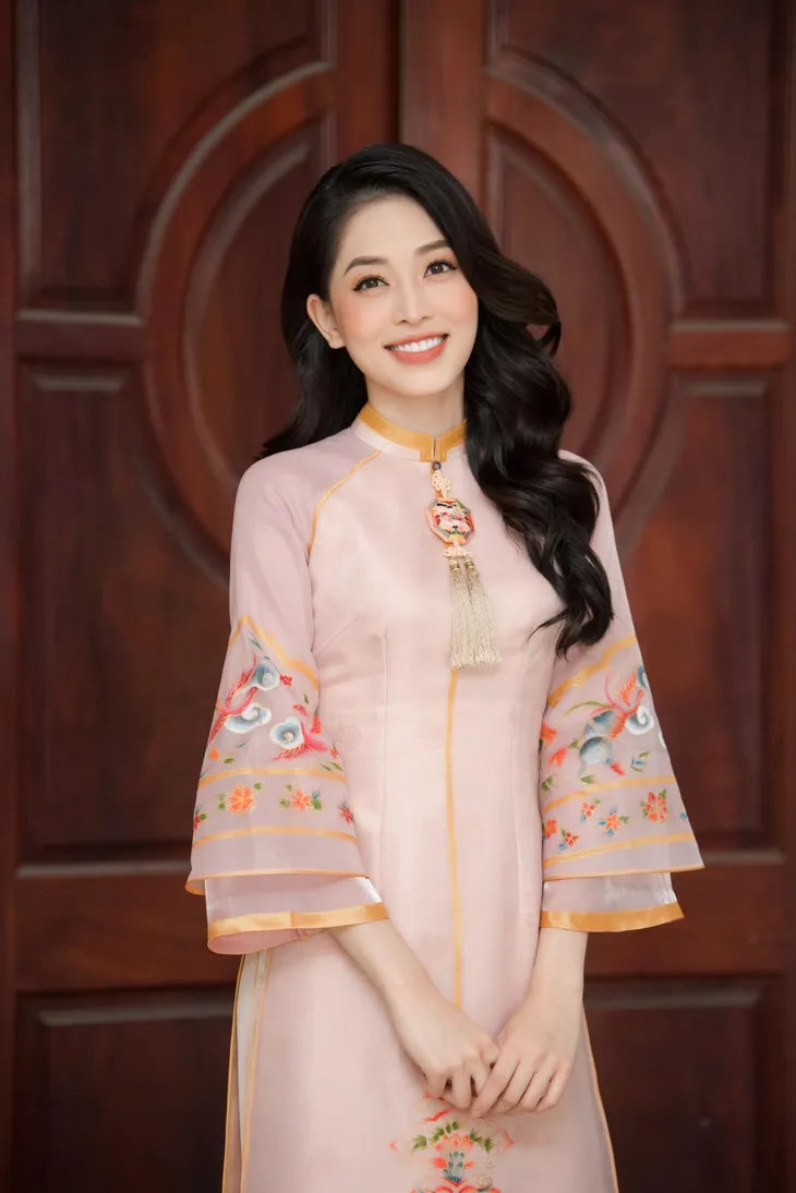 Gợi ý áo dài chơi Tết từ sao Việt - Ảnh 5. Gợi ý áo dài chơi Tết từ sao Việt - Ảnh 5.