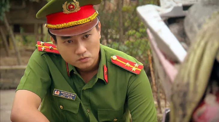 Phố trong làng - Tập 39: Bé Tình bỏ nhà đi, rơi xuống ao chết đuối? - Ảnh 7. Phố trong làng - Tập 39: Bé Tình bỏ nhà đi, rơi xuống ao chết đuối? - Ảnh 7.