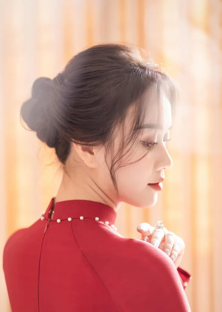 MC Ngô Mai Phương xinh lung linh khi diện áo dài ăn hỏi - Ảnh 3. MC Ngô Mai Phương xinh lung linh khi diện áo dài ăn hỏi - Ảnh 3.