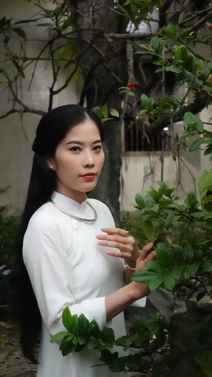 Việt Hương hóa bà chị lỡ thì trong Nhà không bán - Ảnh 5. Việt Hương hóa bà chị lỡ thì trong Nhà không bán - Ảnh 5.