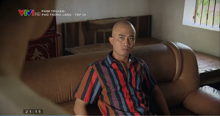Phố trong làng - Tập 39: Bé Tình bỏ nhà đi, rơi xuống ao chết đuối? - Ảnh 4. Phố trong làng - Tập 39: Bé Tình bỏ nhà đi, rơi xuống ao chết đuối? - Ảnh 4.