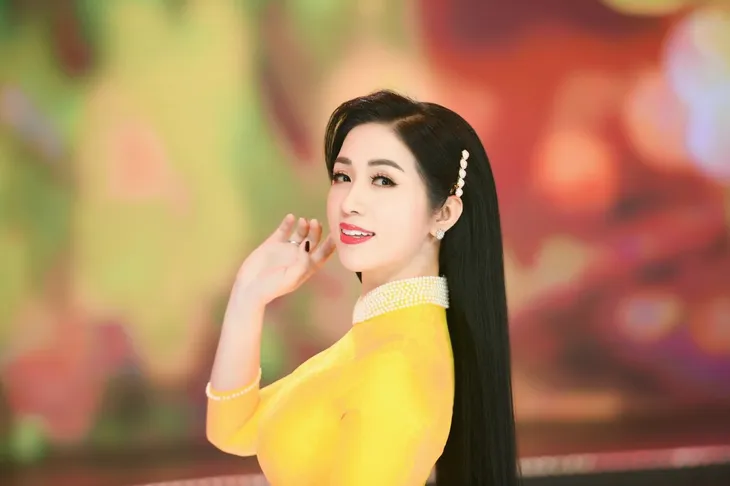 Phương Nga Sao Mai gửi lời chúc năm mới qua 3 MV nhạc Xuân - Ảnh 3. Phương Nga Sao Mai gửi lời chúc năm mới qua 3 MV nhạc Xuân - Ảnh 3.