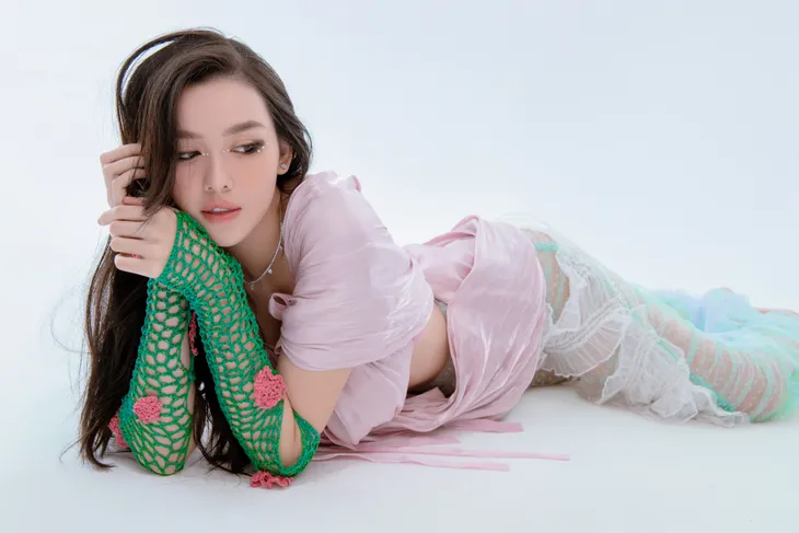 Á hậu Tường San phá cách ở tuổi 21 hậu sinh con đầu lòng - Ảnh 12. Á hậu Tường San phá cách ở tuổi 21 hậu sinh con đầu lòng - Ảnh 12.
