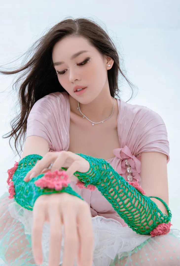 Á hậu Tường San phá cách ở tuổi 21 hậu sinh con đầu lòng - Ảnh 13. Á hậu Tường San phá cách ở tuổi 21 hậu sinh con đầu lòng - Ảnh 13.