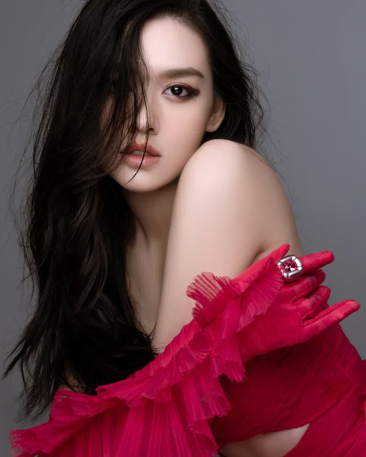 Á hậu Tường San phá cách ở tuổi 21 hậu sinh con đầu lòng - Ảnh 7. Á hậu Tường San phá cách ở tuổi 21 hậu sinh con đầu lòng - Ảnh 7.