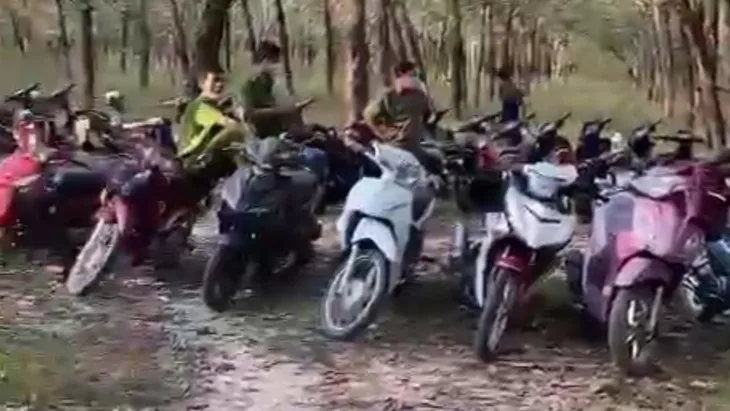 Đồng Nai: Triệt phá sòng bạc trong rừng cao su giáp ranh với TP Hồ Chí Minh - Ảnh 1. Đồng Nai: Triệt phá sòng bạc trong rừng cao su giáp ranh với TP Hồ Chí Minh - Ảnh 1.