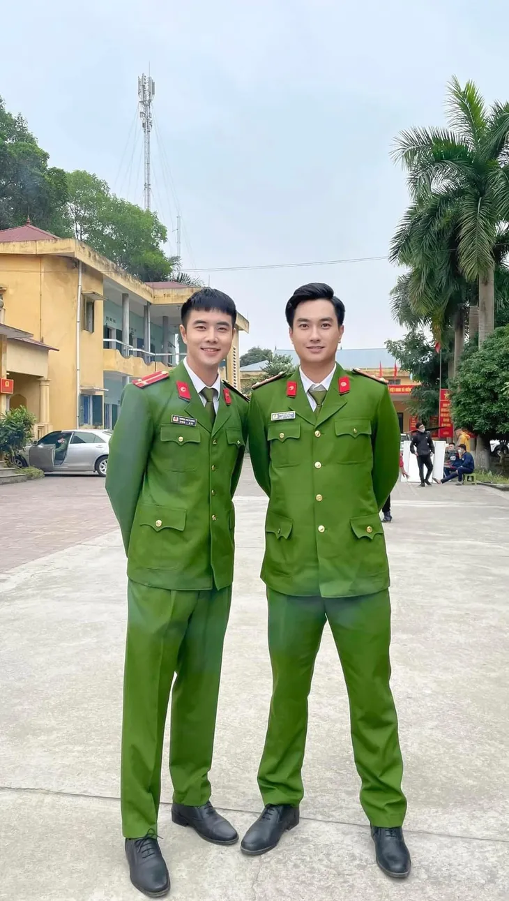 Diễn viên Anh Tuấn tiết lộ bất ngờ ở cuối phim Phố trong làng - Ảnh 1. Diễn viên Anh Tuấn tiết lộ bất ngờ ở cuối phim Phố trong làng - Ảnh 1.