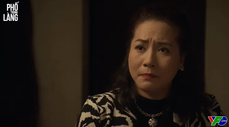 Phố trong làng - Tập 41: Ngọc gạt nước mắt nói với mẹ: Điều con cần duy nhất là tình thân - Ảnh 2. Phố trong làng - Tập 41: Ngọc gạt nước mắt nói với mẹ: Điều con cần duy nhất là tình thân - Ảnh 2.