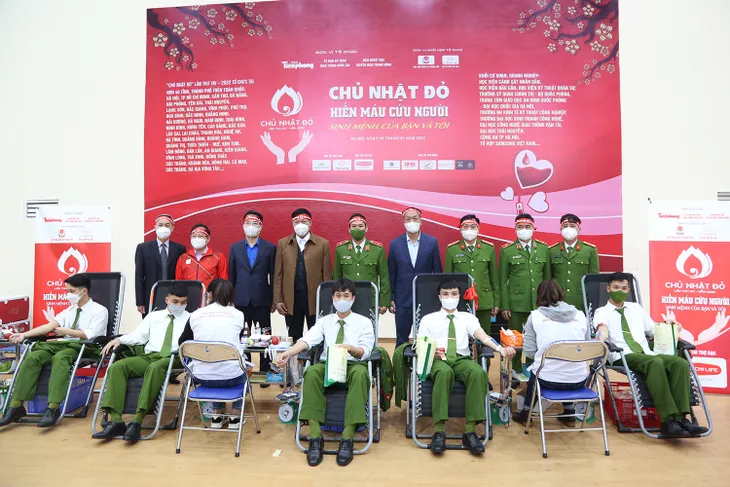 Chủ nhật Đỏ 2022: Hiến máu cứu người - Sinh mệnh của Bạn và Tôi - Ảnh 1. Chủ nhật Đỏ 2022: Hiến máu cứu người - Sinh mệnh của Bạn và Tôi - Ảnh 1.