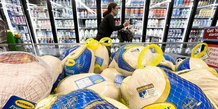 Áp lực lạm phát đè nặng lên người tiêu dùng Mỹ - Ảnh 1. Áp lực lạm phát đè nặng lên người tiêu dùng Mỹ - Ảnh 1.