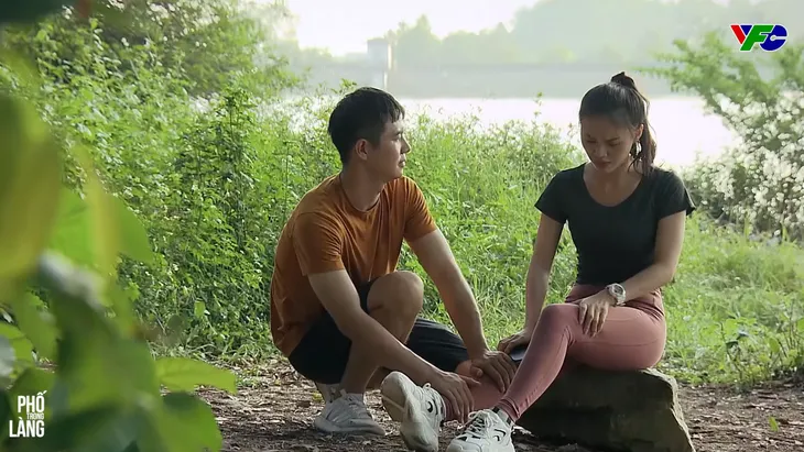 Phố trong làng - Tập 42: Hải tiếp tục nhõng nhẽo hành bạn trai - Ảnh 1.