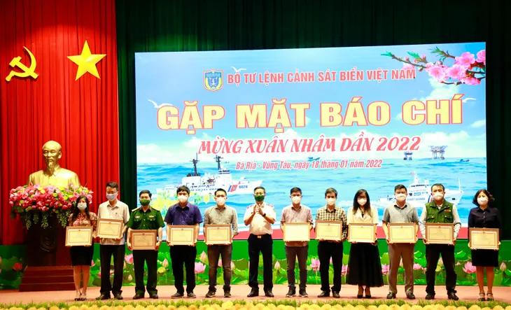 Đẩy mạnh công tác tuyên truyền về biển đảo, bảo vệ chủ quyền, thực thi pháp luật trên biển - Ảnh 4. Đẩy mạnh công tác tuyên truyền về biển đảo, bảo vệ chủ quyền, thực thi pháp luật trên biển - Ảnh 4.