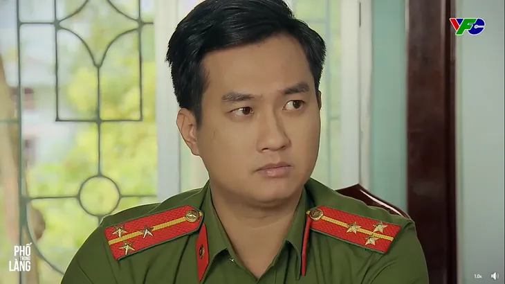 Phố trong làng - Tập 43: Vừa đi làm, Mến - Hiếu mắc bẫy nhóm giang hồ - Ảnh 4. Phố trong làng - Tập 43: Vừa đi làm, Mến - Hiếu mắc bẫy nhóm giang hồ - Ảnh 4.