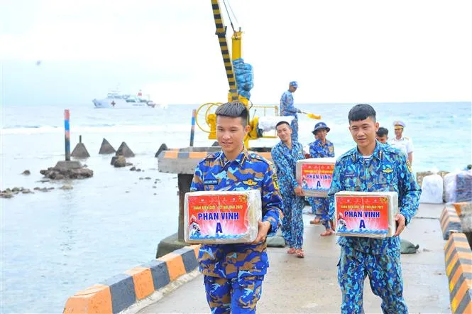 Tết đã đến gần với Trường Sa - Ảnh 2. Tết đã đến gần với Trường Sa - Ảnh 2.