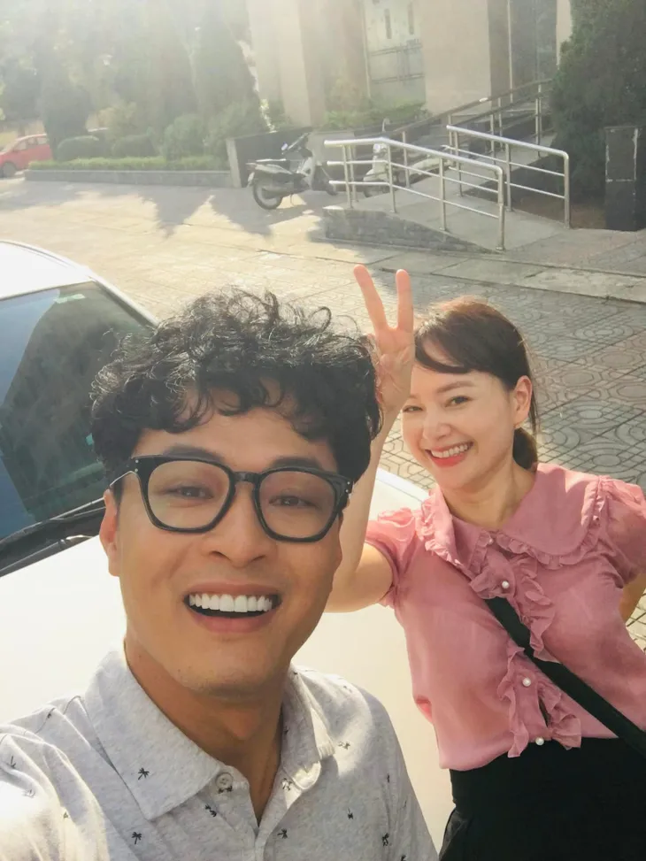 Thương ngày nắng về: Huyền Lizzie thay Vân Trang xin lỗi Đình Tú - Ảnh 5. Thương ngày nắng về: Huyền Lizzie thay Vân Trang xin lỗi Đình Tú - Ảnh 5.