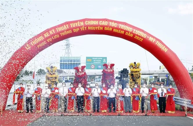 Cao tốc Trung Lương - Mỹ Thuận cho phép ô tô chạy từ 25/1 - 10/2 - Ảnh 1. Cao tốc Trung Lương - Mỹ Thuận cho phép ô tô chạy từ 25/1 - 10/2 - Ảnh 1.