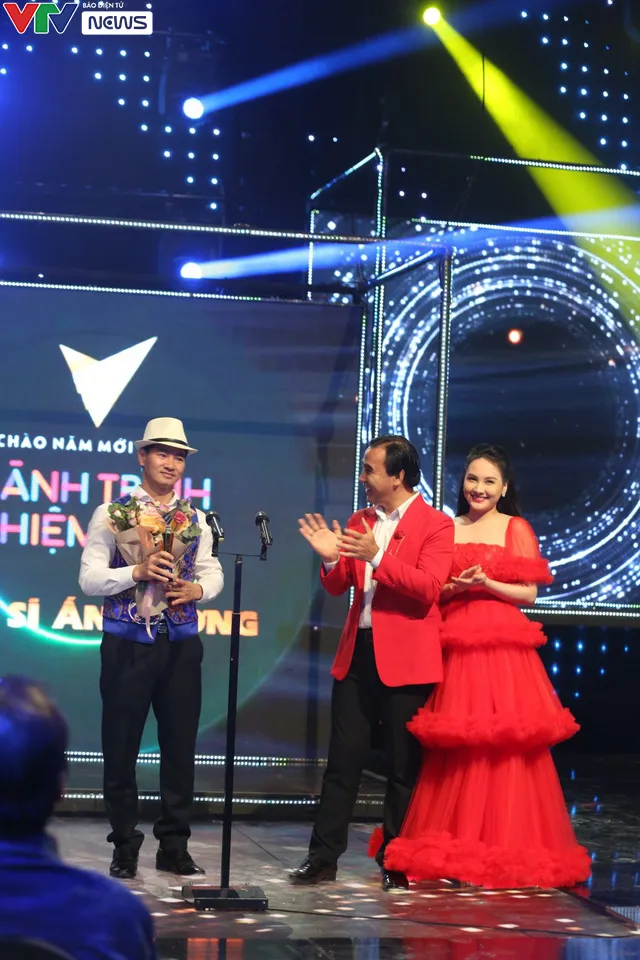 Nhìn lại những hình ảnh đáng nhớ trong Chào năm mới - Hành trình nhiệm màu - Ảnh 12. Nhìn lại những hình ảnh đáng nhớ trong Chào năm mới - Hành trình nhiệm màu - Ảnh 12.