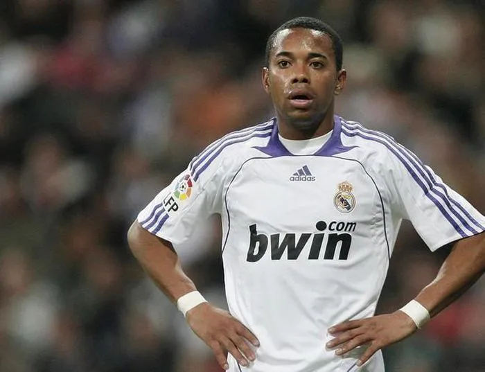 Robinho bị kết án 9 năm tù vì tội hiếp dâm - Ảnh 2. Robinho bị kết án 9 năm tù vì tội hiếp dâm - Ảnh 2.