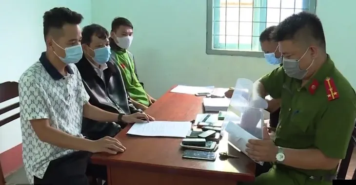 Khởi tố 6 đối tượng trong đường dây cá độ bóng đá 380 tỷ đồng - Ảnh 1. Khởi tố 6 đối tượng trong đường dây cá độ bóng đá 380 tỷ đồng - Ảnh 1.