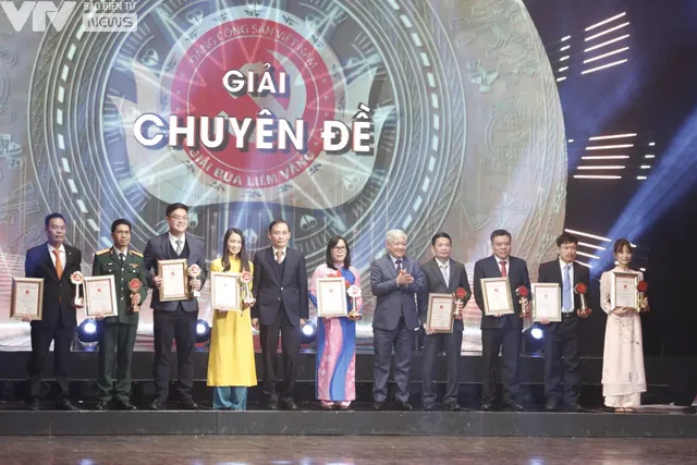 Đài Truyền hình Việt Nam đoạt 3 giải thưởng tại lễ trao giải Búa liềm vàng năm 2021 - Ảnh 5. Đài Truyền hình Việt Nam đoạt 3 giải thưởng tại lễ trao giải Búa liềm vàng năm 2021 - Ảnh 5.