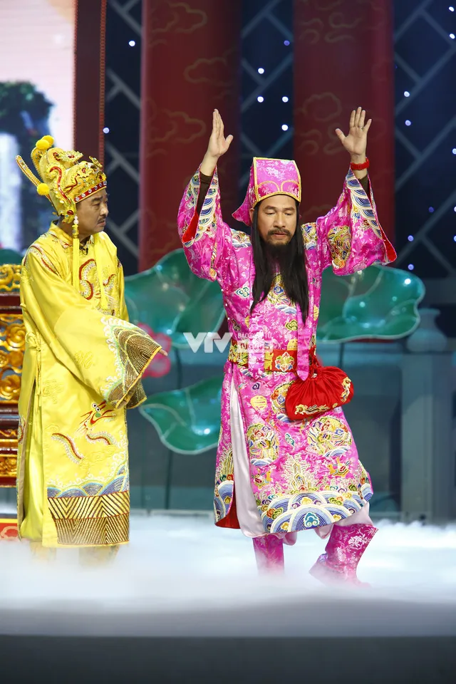 Tạo hình thay đổi ngoạn mục của Táo kinh tế Quang Thắng trong Táo quân 2022 - Ảnh 3. Tạo hình thay đổi ngoạn mục của Táo kinh tế Quang Thắng trong Táo quân 2022 - Ảnh 3.