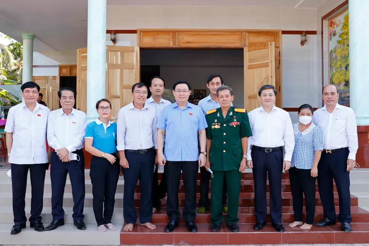 Chủ tịch Quốc hội: Bến Tre tiếp tục phát huy tinh thần quê hương Đồng Khởi - Ảnh 1. Chủ tịch Quốc hội: Bến Tre tiếp tục phát huy tinh thần quê hương Đồng Khởi - Ảnh 1.