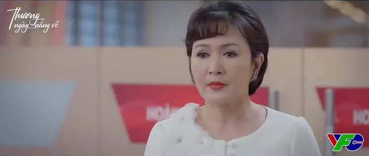 Thương ngày nắng về - Tập 31: Bà Nhung sững người khi thấy chiếc vòng Trang đeo - Ảnh 5. Thương ngày nắng về - Tập 31: Bà Nhung sững người khi thấy chiếc vòng Trang đeo - Ảnh 5.