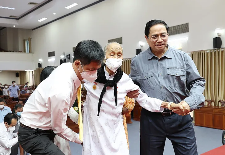 Quan tâm, chăm lo để người nghèo đón Tết an vui - Ảnh 1. Quan tâm, chăm lo để người nghèo đón Tết an vui - Ảnh 1.