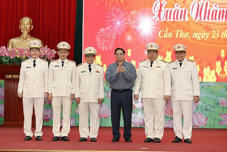 Quan tâm, chăm lo để người nghèo đón Tết an vui - Ảnh 2. Quan tâm, chăm lo để người nghèo đón Tết an vui - Ảnh 2.