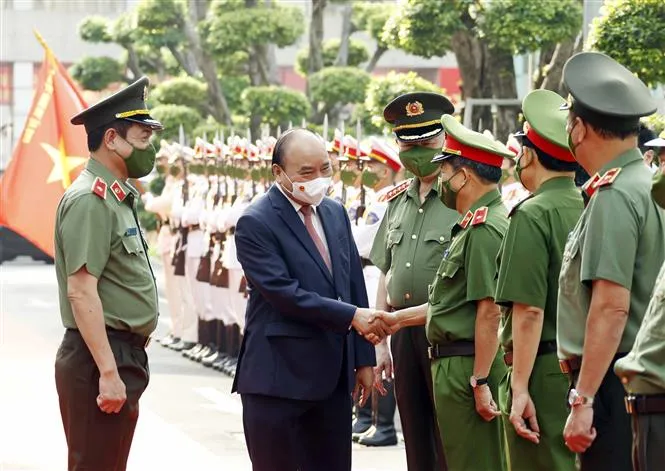 Chủ tịch nước biểu dương lực lượng công an, quân đội xả thân chống COVID-19 - Ảnh 1. Chủ tịch nước biểu dương lực lượng công an, quân đội xả thân chống COVID-19 - Ảnh 1.