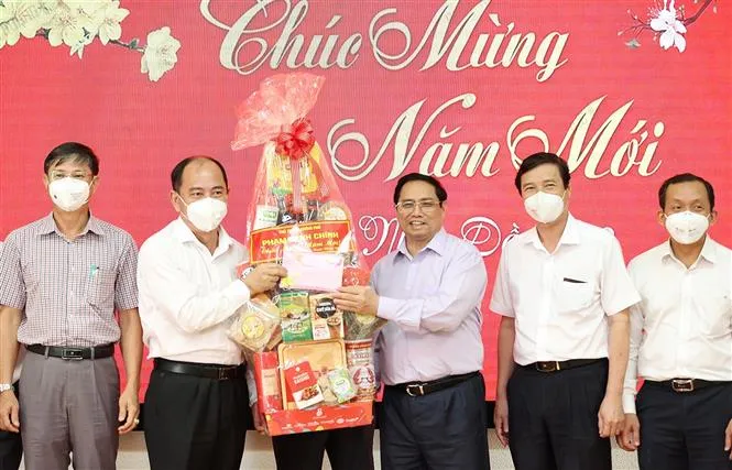 Thủ tướng: TP Hồ Chí Minh có đóng góp rất quan trọng trong phòng, chống COVID-19 - Ảnh 1. Thủ tướng: TP Hồ Chí Minh có đóng góp rất quan trọng trong phòng, chống COVID-19 - Ảnh 1.