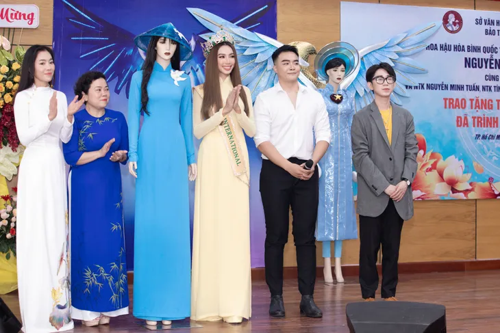 Thùy Tiên tặng trang phục dự thi Miss Grand International cho bảo tàng - Ảnh 3. Thùy Tiên tặng trang phục dự thi Miss Grand International cho bảo tàng - Ảnh 3.