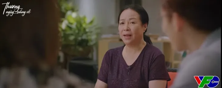 Thương ngày nắng về - Tập 32: Miễn là đàn ông, còn thở đều có thể làm con rể bà Nga - Ảnh 2. Thương ngày nắng về - Tập 32: Miễn là đàn ông, còn thở đều có thể làm con rể bà Nga - Ảnh 2.