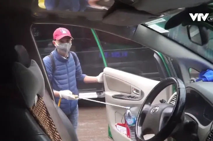 Taxi vắng khách dịp cuối năm - Ảnh 1. Taxi vắng khách dịp cuối năm - Ảnh 1.