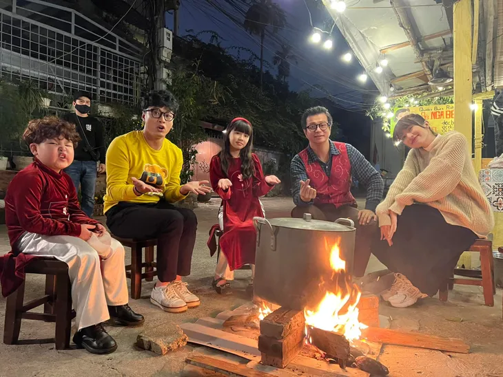 Không khí Tết ngập tràn phim Thương ngày nắng về - Ảnh 1. Không khí Tết ngập tràn phim Thương ngày nắng về - Ảnh 1.