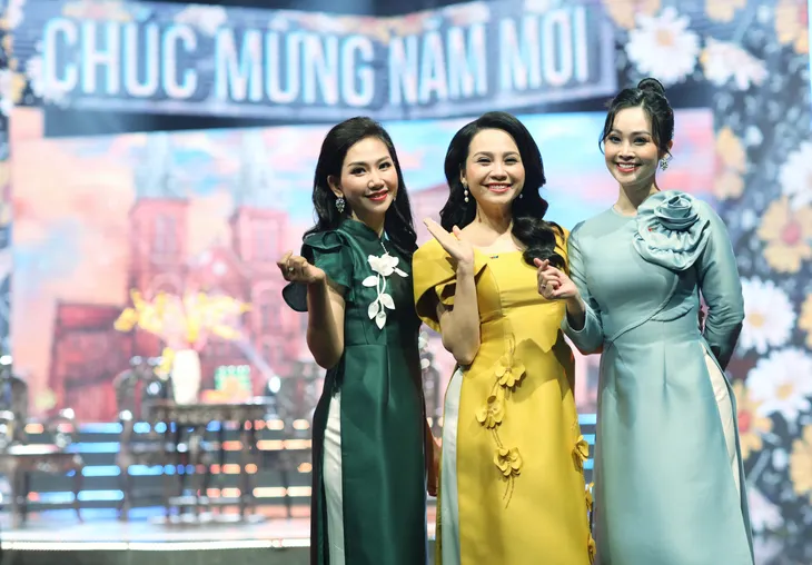 Hậu trường cực đáng yêu của dàn MC Cảm hứng bất tận - Ảnh 1.