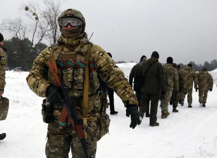 Tình hình Ukraine nóng lên, người dân cầu nguyện chiến tranh không xảy ra - Ảnh 1. Tình hình Ukraine nóng lên, người dân cầu nguyện chiến tranh không xảy ra - Ảnh 1.