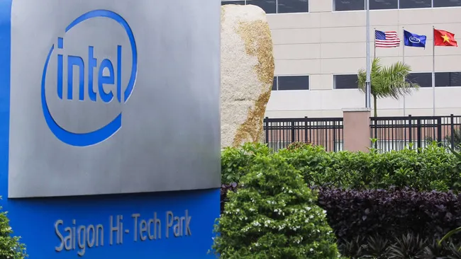 Thiếu hụt chip không ngăn Intel có năm doanh thu tốt nhất từ trước đến nay - Ảnh 1. Thiếu hụt chip không ngăn Intel có năm doanh thu tốt nhất từ trước đến nay - Ảnh 1.