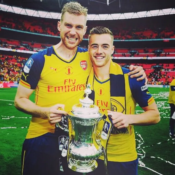 Hậu vệ Arsenal bất ngờ gia nhập Aston Villa - Ảnh 1. Hậu vệ Arsenal bất ngờ gia nhập Aston Villa - Ảnh 1.