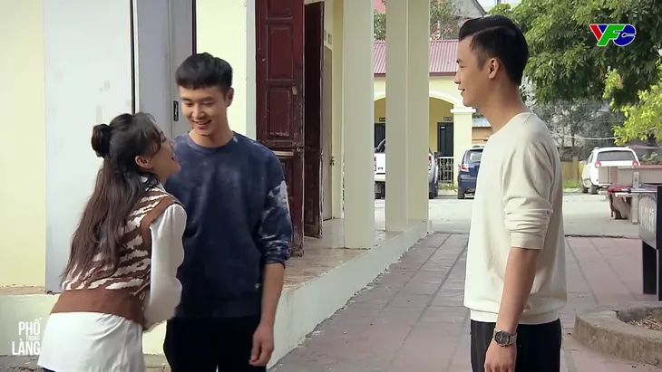 Phố trong làng - Tập 48: Hiếu xin nghỉ việc ở xưởng gạch vì hiểu lầm Nam? - Ảnh 2. Phố trong làng - Tập 48: Hiếu xin nghỉ việc ở xưởng gạch vì hiểu lầm Nam? - Ảnh 2.