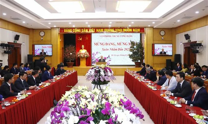 Tổng Bí thư chúc Tết cán bộ Văn phòng Trung ương Đảng - Ảnh 1. Tổng Bí thư chúc Tết cán bộ Văn phòng Trung ương Đảng - Ảnh 1.
